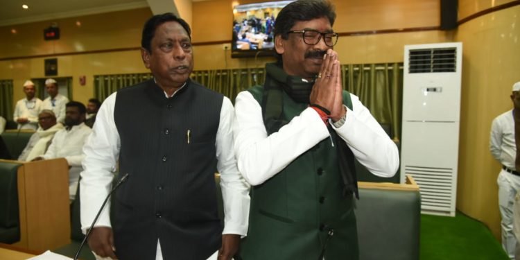 मुख्यमंत्री हेमंत सोरेन ने बरहेट विधानसभा के सदस्य के रूप में शपथ ली