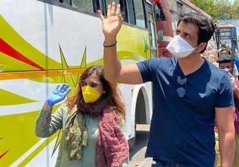 सोनू सूद ने बताया प्रवासियों को बस से भेजने का खर्च, जान कर उड़ जायेंगे होश