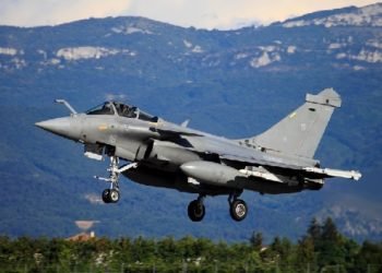 फ्रांस से 5 राफेल लड़ाकू विमानों ने भरी उड़ान, 29 जुलाई को पहुंचेंगे भारत