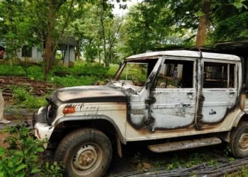 चाईबासा में भाकपा माओवादियों का आतंक, वन कार्यालय को विस्फोट कर उड़ाया