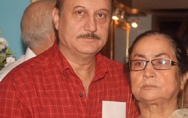 अनुपम खेर