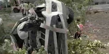 bihar news,bihar news live,bihar,bihar jharkhand news,bihar news today,bihar jharkhand news live,bihar latest news,bihar stf,bihar katihar road accident,bihar road accident news today,bihar police,road accident,jharkhand bihar news live,bihar accident news,sirf car accident, bihar stf car accident, Bihar STF की गुजरात जा रही गाड़ी रतलाम में पलटी, बिहार stf की कार पलटी