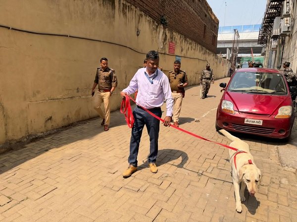 Ranchi News, Galaxy Mall Ranchi, Passport Office Bomb Threat, Police Investigation, BDS Team, Security Alert, Ranchi Crime News, Public Safety, Breaking News India, Threat Report