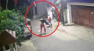 RSS कार्यालय, Ranchi News, RSS Office Ranchi, RSS Attack, Petrol Bomb Attack, Ranchi Breaking News, Jharkhand News, Nivaranpur News, Ranchi Crime News, RSS Office Attack, CCTV Footage, Sanjay Seth, Babulal Marandi, BJP News, Jharkhand Breaking News, Latest News, रांची समाचार, आरएसएस कार्यालय, आरएसएस हमला, पेट्रोल बम हमला, रांची ब्रेकिंग न्यूज, झारखंड समाचार, निवारणपुर समाचार, रांची अपराध समाचार, सीसीटीवी फुटेज, संजय सेठ, बाबूलाल मरांडी, भाजपा समाचार, झारखंड ब्रेकिंग न्यूज, ताजा खबर